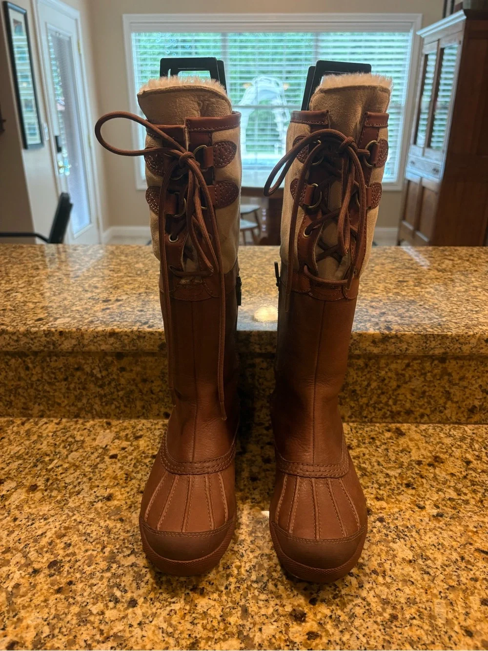 NWOT UGG belcloud tall fleece lined brown snow boots size 7